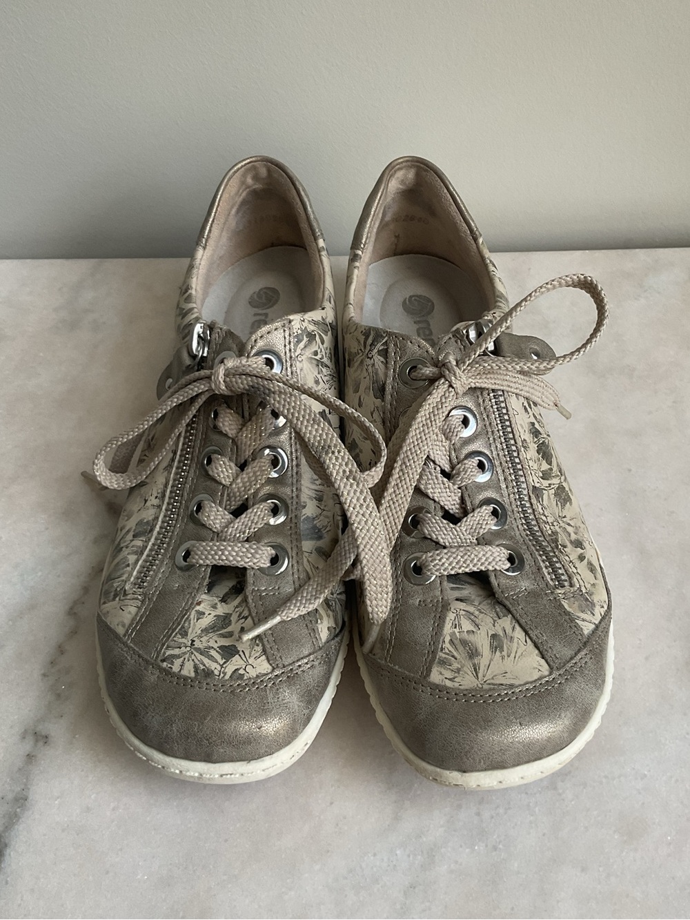Remonte R1402-60 in Beige and Metallic Grey
